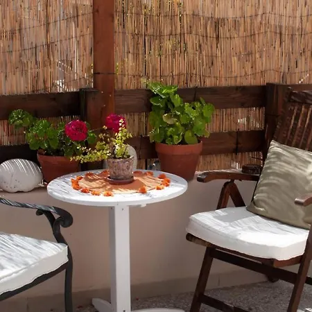 Hébergement de vacances Marys Art And Cultural House 100meters From The *